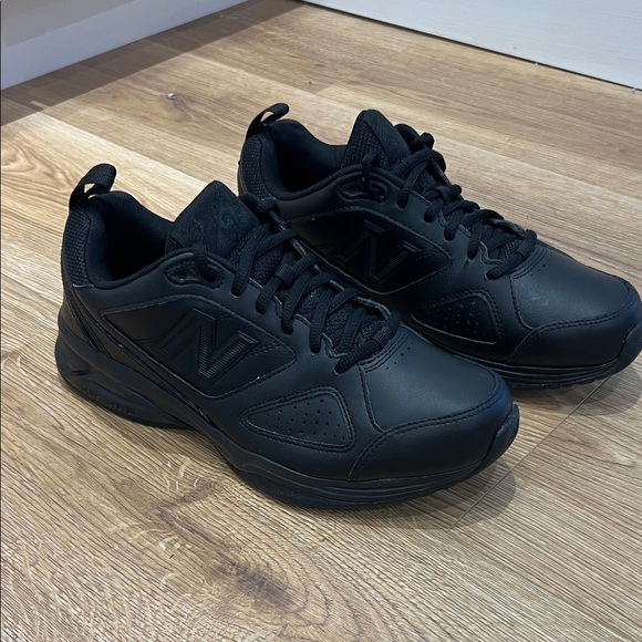 New Balance 623 Men's All-Black Sneakers Excellent Condition Size 10 - Picture 1 of 16